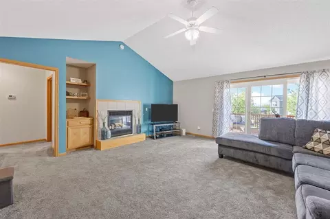 1023 Doubletree Ct NE, Cedar Rapids, IA 52402 photo 3