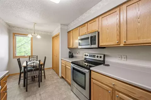 1023 Doubletree Ct NE, Cedar Rapids, IA 52402 photo 8