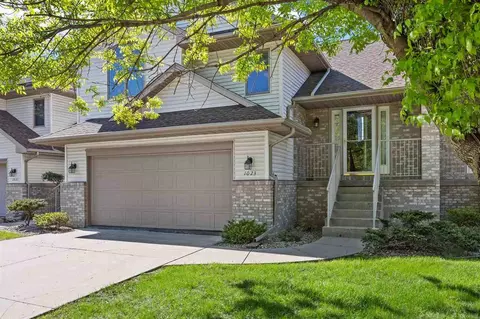 1023 Doubletree Ct NE, Cedar Rapids, IA 52402 photo 2