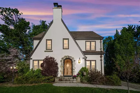 2535 Vernon Ct SE, Cedar Rapids, IA 52403