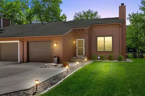 2030 S Ridge Dr, Coralville, IA 52241