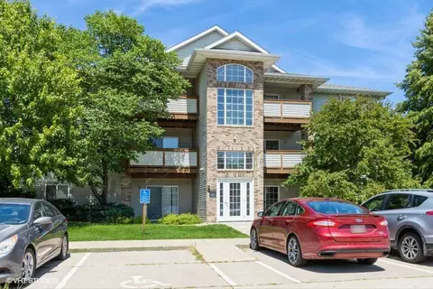 2540 Rushmore Dr, Iowa City, IA 52246