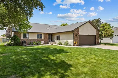 109 Elizabeth Dr, Tipton, IA 52772