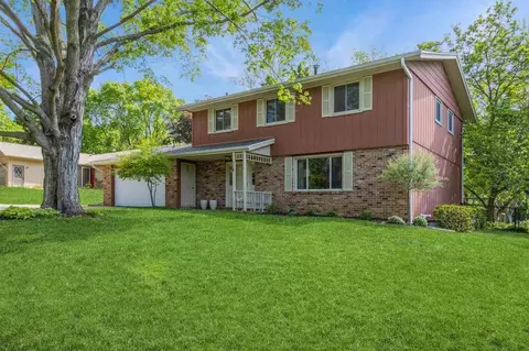 114 Post Rd, Iowa City, IA 52245