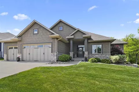 810 Tranquil Bluff Trl, Iowa City, IA 52245