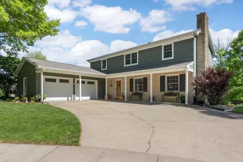 3 Crestwood Cir, Iowa City, IA 52245
