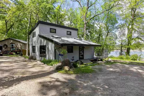 1145 Old Quarry Ln, Mtvernon, IA 52314