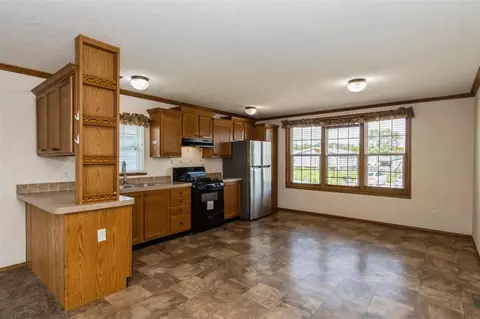 433 Waterway Dr, Iowa City, IA 52246