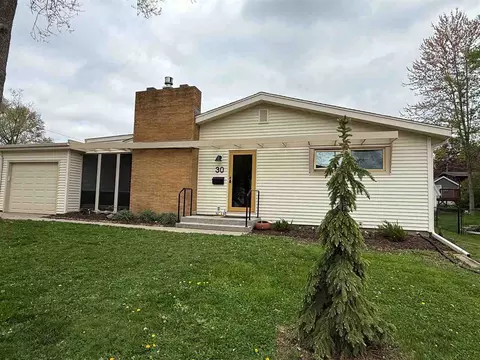 30 Montrose Ave, Iowa City, IA 52245