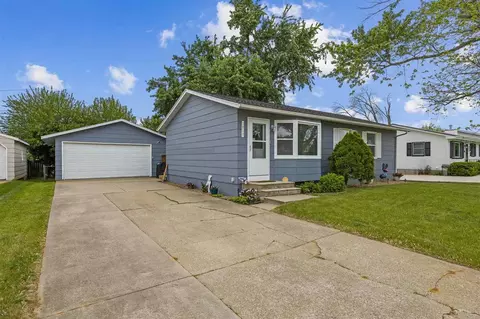 2617 Matthew Dr SW, Cedar Rapids, IA 52404