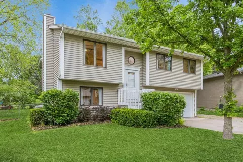 1162 Briar Dr, Iowa City, IA 52240