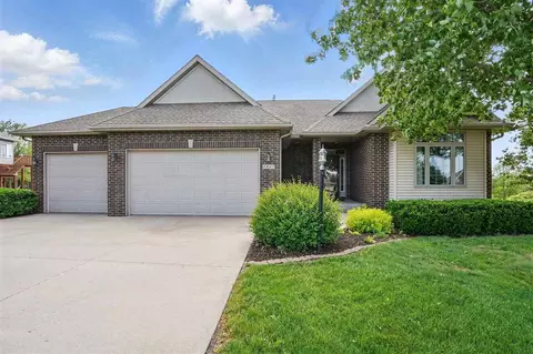 4865 Dryden Ct, Iowa City, IA 52245