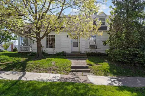 1399 Elmhurst Dr NE, Cedar Rapids, IA 52402