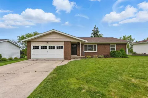 1206 W State St, Williamsburg, IA 52361