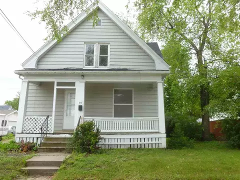 717 SW 8th Ave, Cedar Rapids, IA 52401