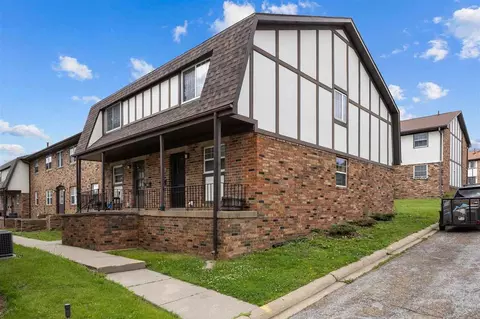 208 21st Avenue Pl, Coralville, IA 52241