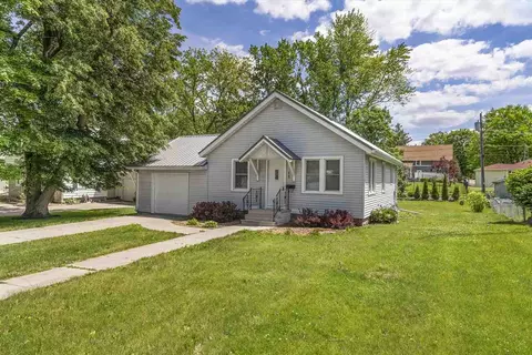 820 S Marion Ave, Washington, IA 52353