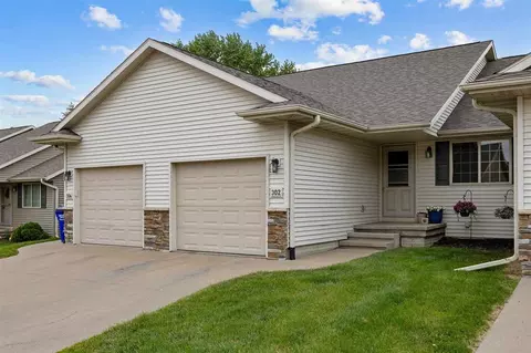 302 Duchess Dr, Solon, IA 52333