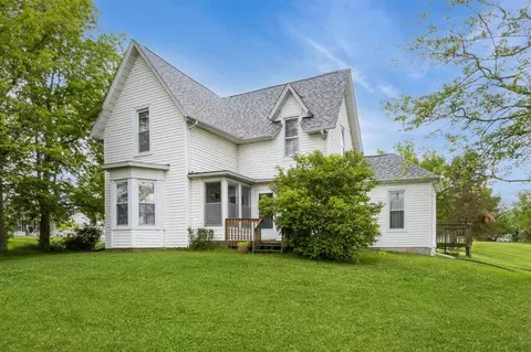 128 North St, Oxford, IA 52322