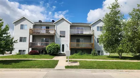 405 James Blvd NW, Oxford, IA 52322