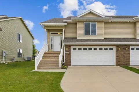 1375 Whipple Ct, North Liberty, IA 52317