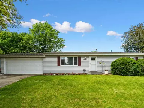 1035 Pepper Dr, Iowa City, IA 52240