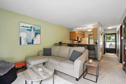 325 Samoa Ct, Iowa City, IA 52246