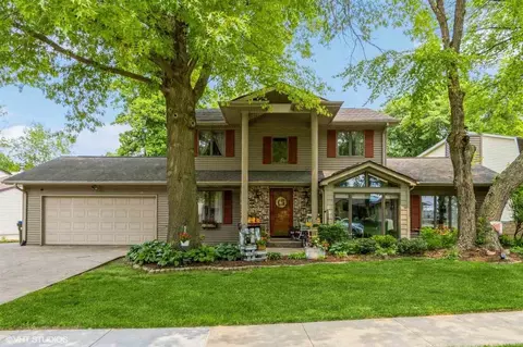 1232 Oakes Dr, Iowa City, IA 52245