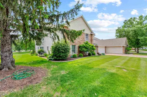 2321 Willowbrooke Ln, Iowa City, IA 52246