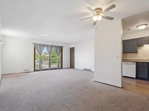 1005 Bridgit Ct SE, Cedar Rapids, IA 52403 photo 2