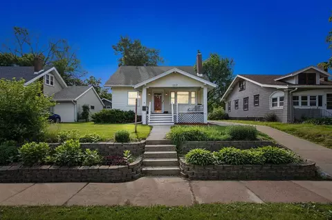 2607 B Ave NE, Cedar Rapids, IA 52402