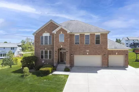 1032 Prairie Grass Ln, Iowa City, IA 52246