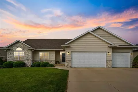 4035 Monarch Ave, Marion, IA 52302