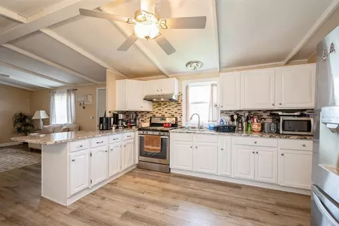 45 Golfview Ct, North Liberty, IA 52317
