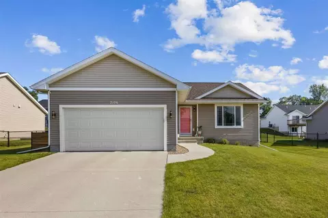 2106 Shady Grove Rd SW, Cedar Rapids, IA 52404