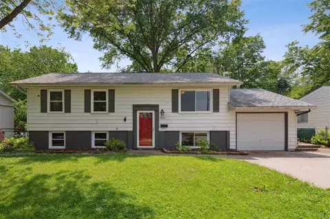 2323 Nevada Ave, Iowa City, IA 52240