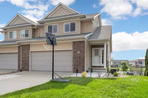 32 S Park Ridge Rd, North Liberty, IA 52317