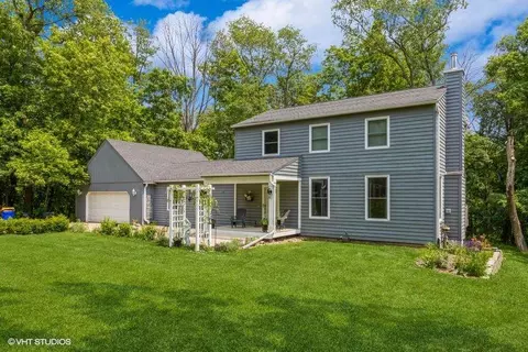 2540 NE Overview Dr, Solon, IA 52333