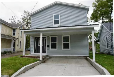 1102 Cedar St, Muscatine, IA 52761