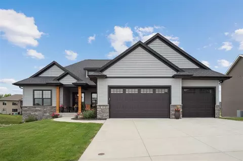 332 Rolling Hills Dr, Tiffin, IA 52340