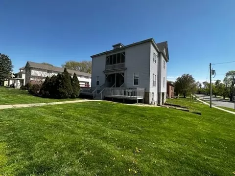 711 E Burlington St, Iowa City, IA 52240
