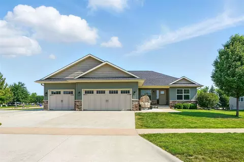 665 Fisher Trl, North Liberty, IA 52317