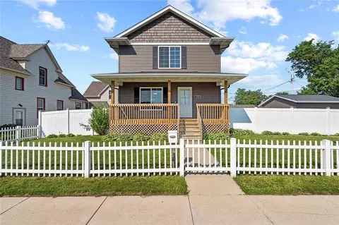 320 6th St SW, Cedar Rapids, IA 52404