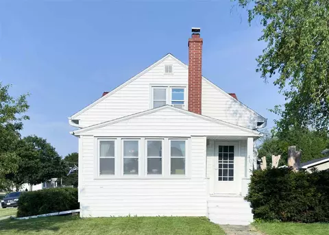 402 State St, Dysart, IA 52224