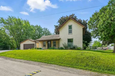 615 Lincoln St, Ainsworth, IA 52201