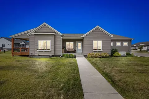 760 River Bend Ln, North Liberty, IA 52317