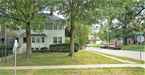 730 E College St, Iowa City, IA 52240