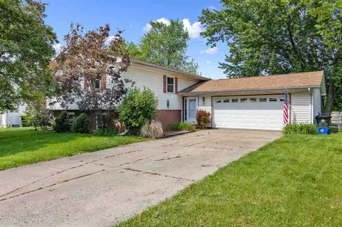 2129 Palmer Cir, Iowa City, IA 52240