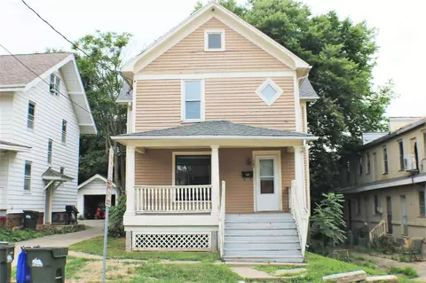 107 S Lucas St, Iowa City, IA 52240