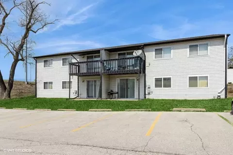 813 Westwinds Dr, Iowa City, IA 52246